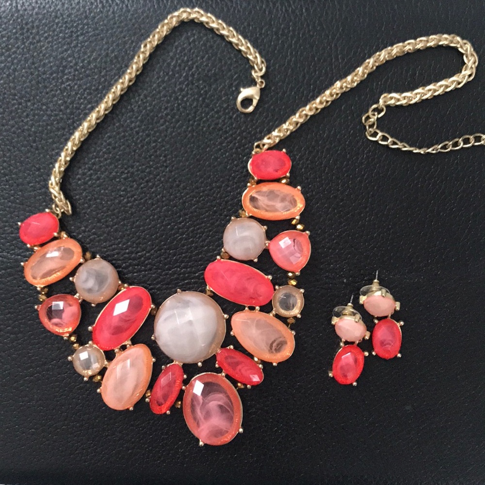 CLEAROUT: Statement necklace and earrings